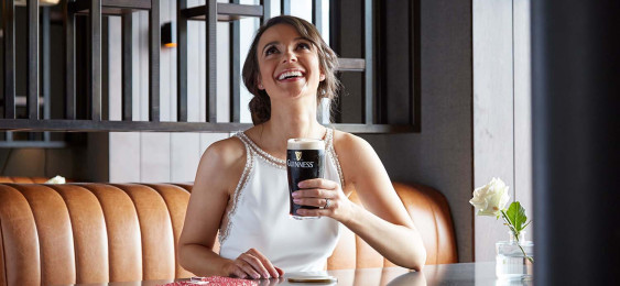 Guinness in the Link Lounge - Wedding at the Red Cow Moran Hotel